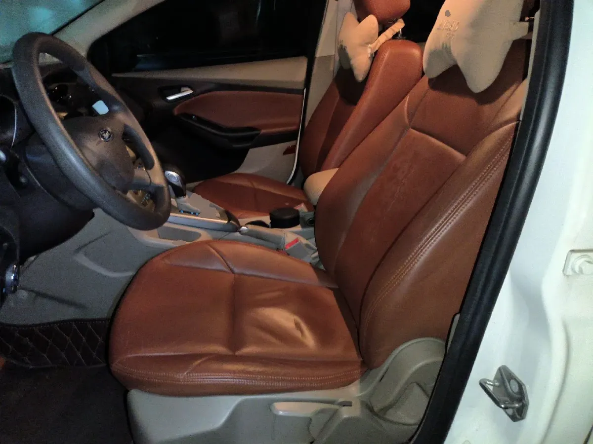 2012 Ford Focus 1.6L 125HP L4 6DCT,autocango,china used car exporter,china ev exporter,chinese used car exporter,chinese used ev exporter