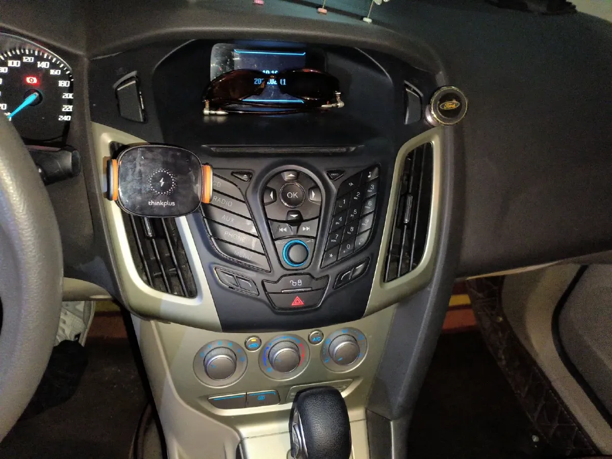 2012 Ford Focus 1.6L 125HP L4 6DCT,autocango,china used car exporter,china ev exporter,chinese used car exporter,chinese used ev exporter