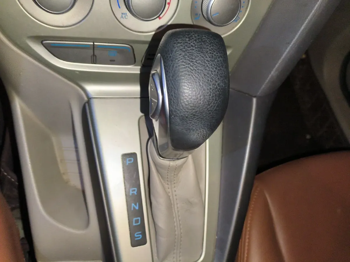 2012 Ford Focus 1.6L 125HP L4 6DCT,autocango,china used car exporter,china ev exporter,chinese used car exporter,chinese used ev exporter