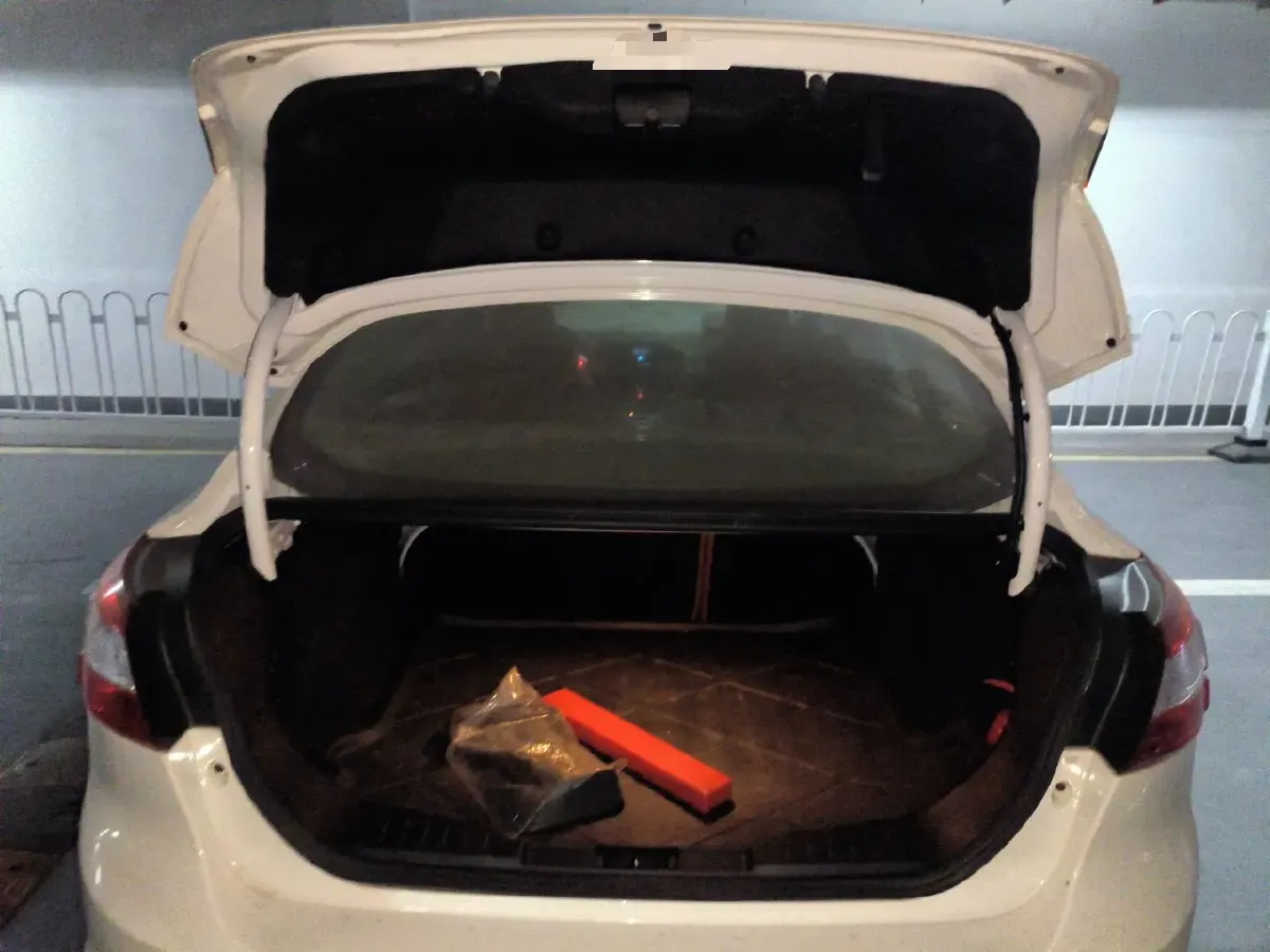 2012 Ford Focus 1.6L 125HP L4 6DCT,autocango,china used car exporter,china ev exporter,chinese used car exporter,chinese used ev exporter