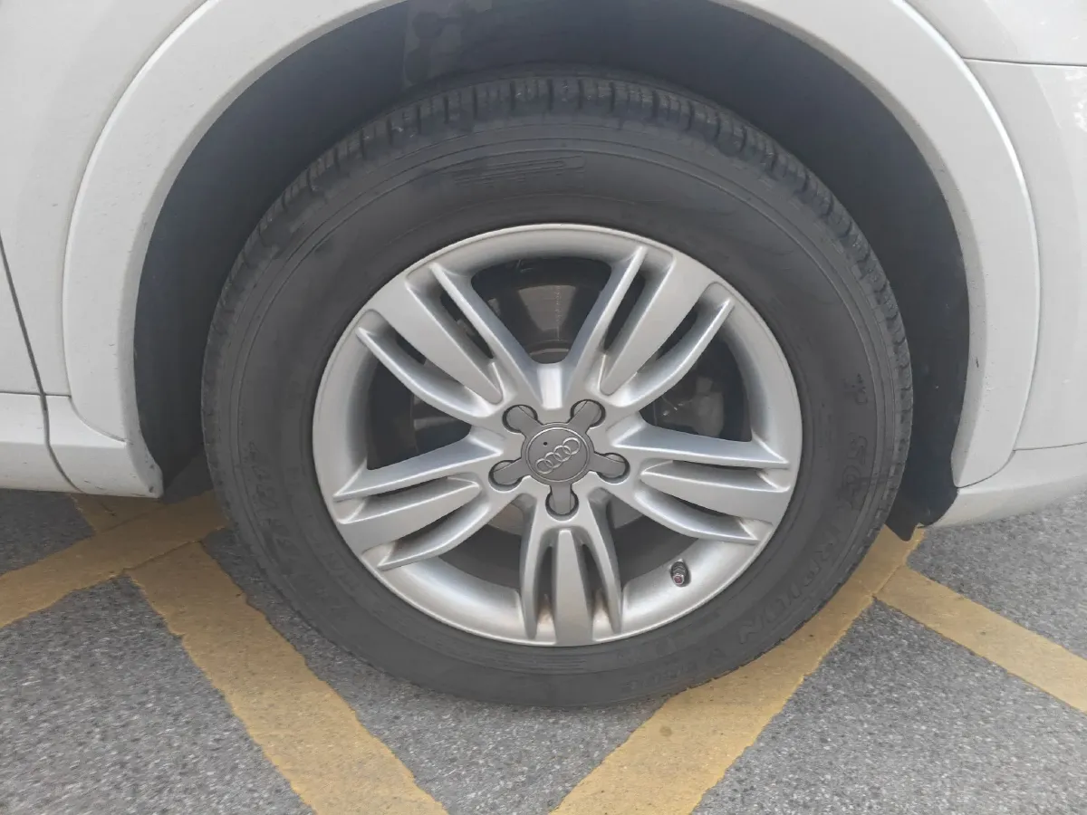 2015 Audi Q3 2.0T 170HP L4 7DCT,autocango,china used car exporter,china ev exporter,chinese used car exporter,chinese used ev exporter