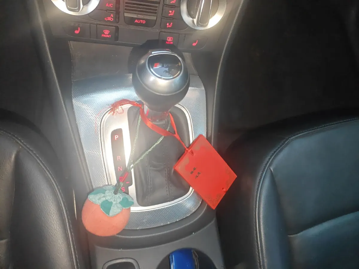 2015 Audi Q3 2.0T 170HP L4 7DCT,autocango,china used car exporter,china ev exporter,chinese used car exporter,chinese used ev exporter