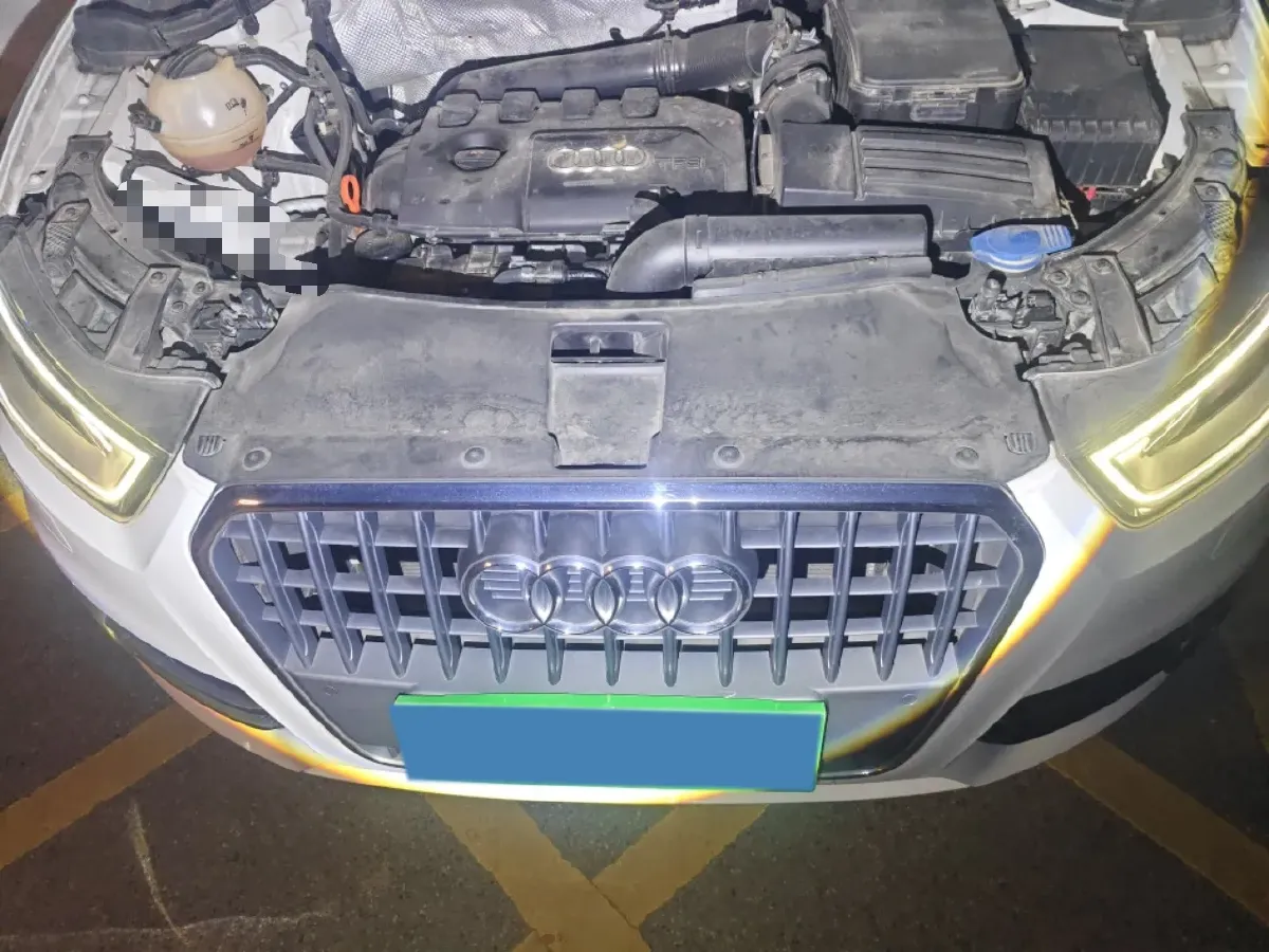 2015 Audi Q3 2.0T 170HP L4 7DCT,autocango,china used car exporter,china ev exporter,chinese used car exporter,chinese used ev exporter