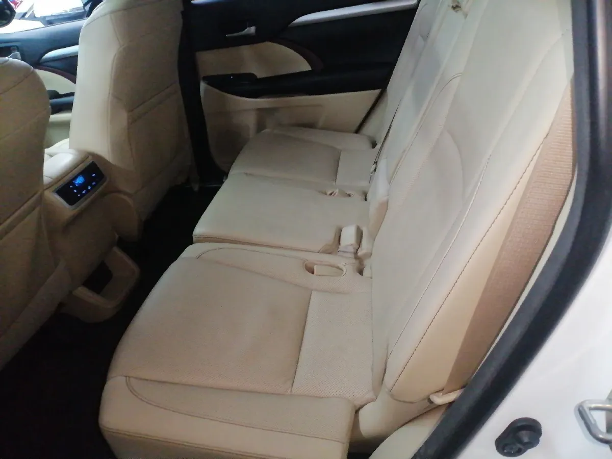 2015 Toyota Highlander 2.0T 220HP L4 6AT,autocango,china used car exporter,china ev exporter,chinese used car exporter,chinese used ev exporter