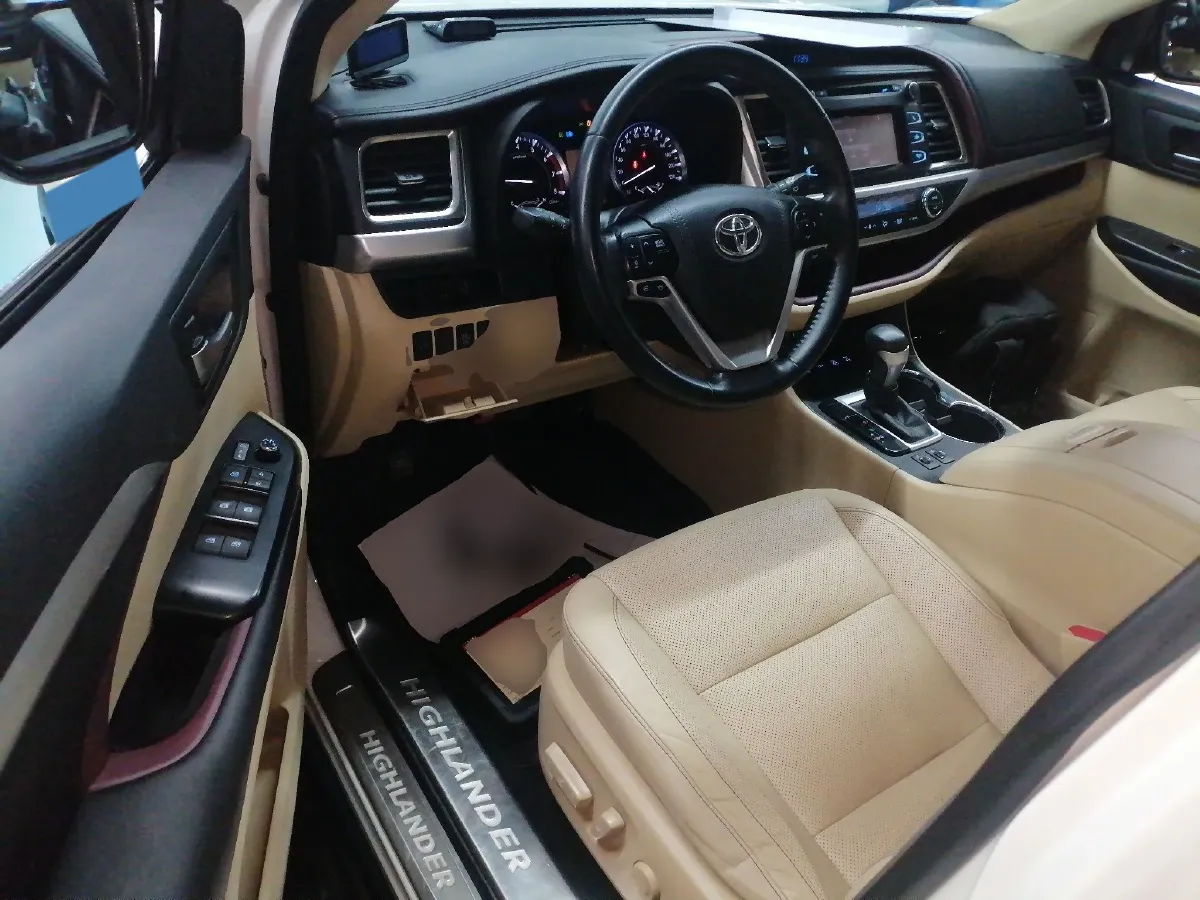 2015 Toyota Highlander 2.0T 220HP L4 6AT,autocango,china used car exporter,china ev exporter,chinese used car exporter,chinese used ev exporter