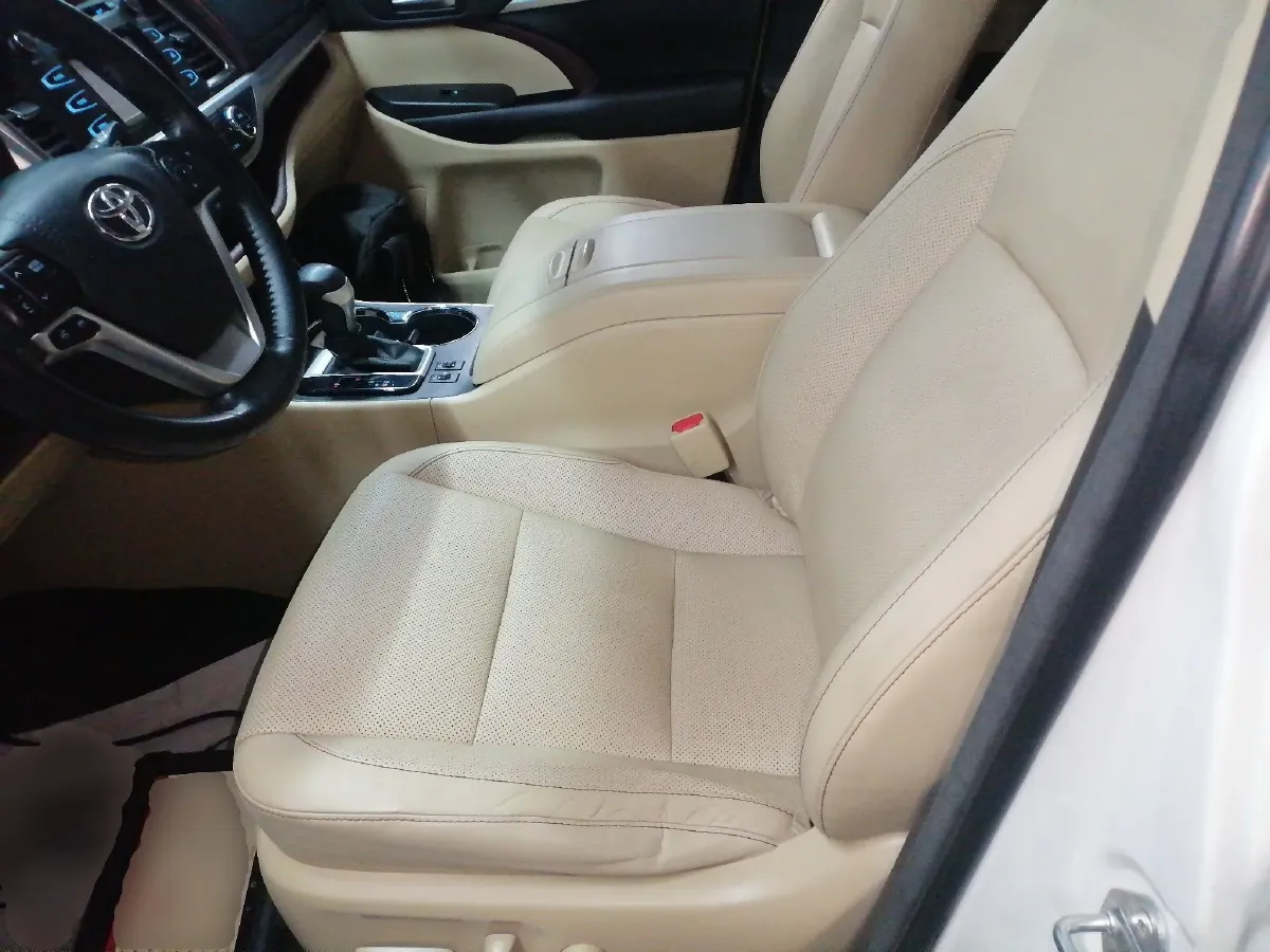 2015 Toyota Highlander 2.0T 220HP L4 6AT,autocango,china used car exporter,china ev exporter,chinese used car exporter,chinese used ev exporter