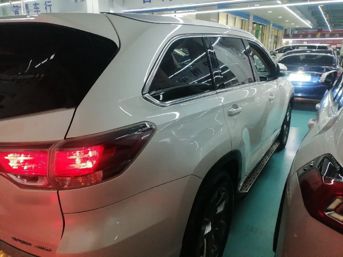 2015 Toyota Highlander 2.0T 220HP L4 6AT,autocango,china used car exporter,china ev exporter,chinese used car exporter,chinese used ev exporter