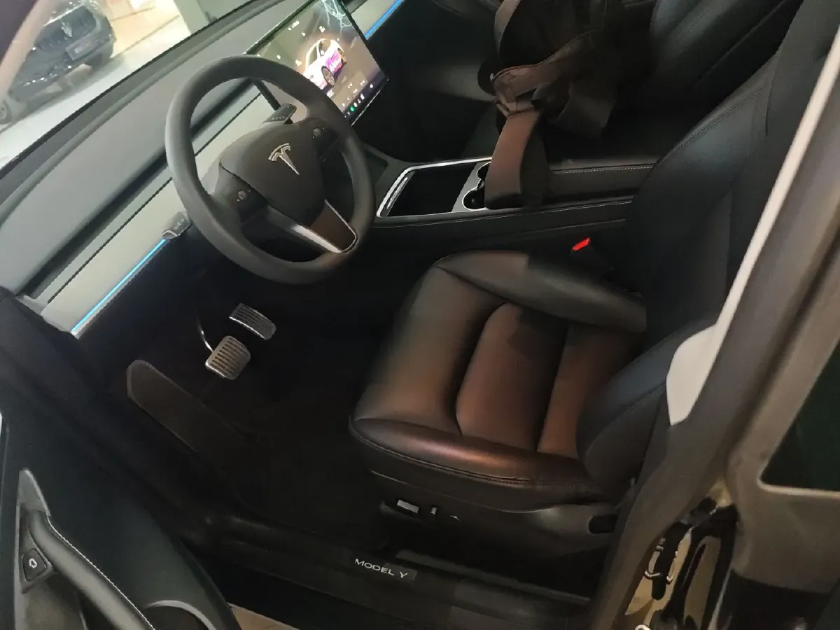 2024 Tesla Model Y BEV 60KWH,autocango,china used car exporter,china ev exporter,chinese used car exporter,chinese used ev exporter