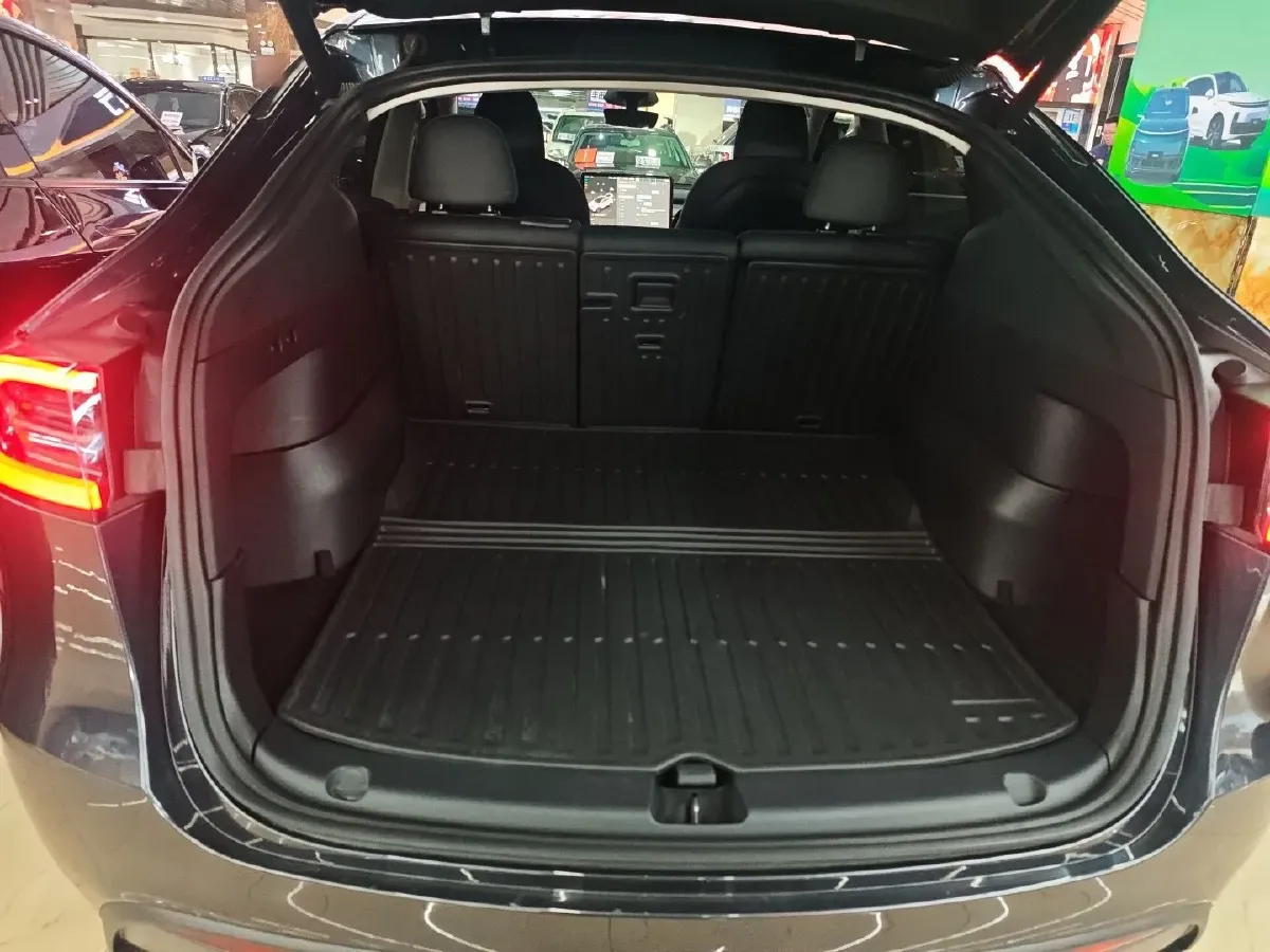 2024 Tesla Model Y BEV 60KWH,autocango,china used car exporter,china ev exporter,chinese used car exporter,chinese used ev exporter