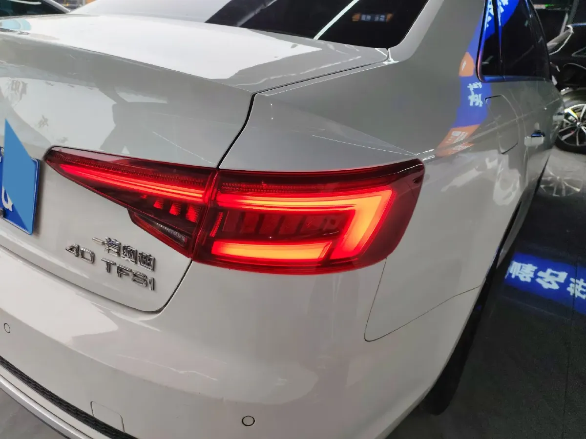 2018 Audi A4L 2.0T 190HP L4 7DCT,autocango,china used car exporter,china ev exporter,chinese used car exporter,chinese used ev exporter