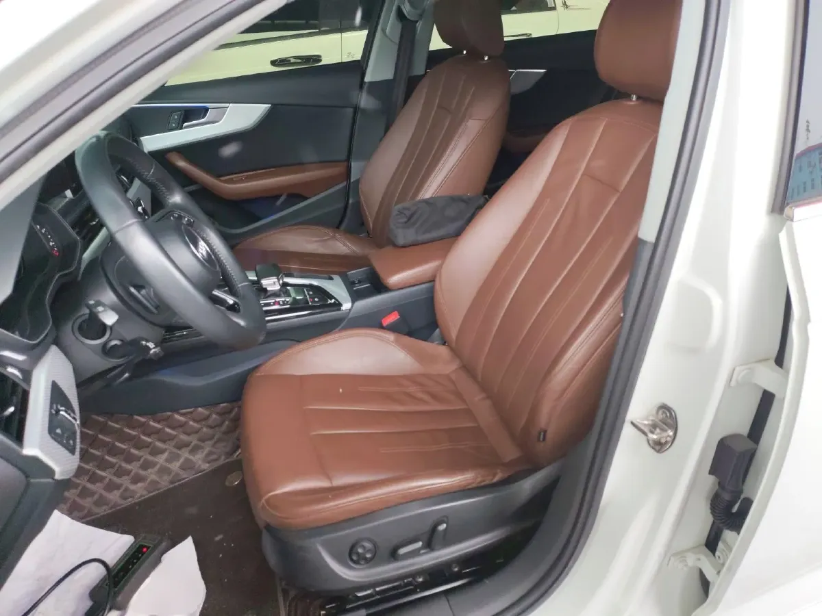 2018 Audi A4L 2.0T 190HP L4 7DCT,autocango,china used car exporter,china ev exporter,chinese used car exporter,chinese used ev exporter