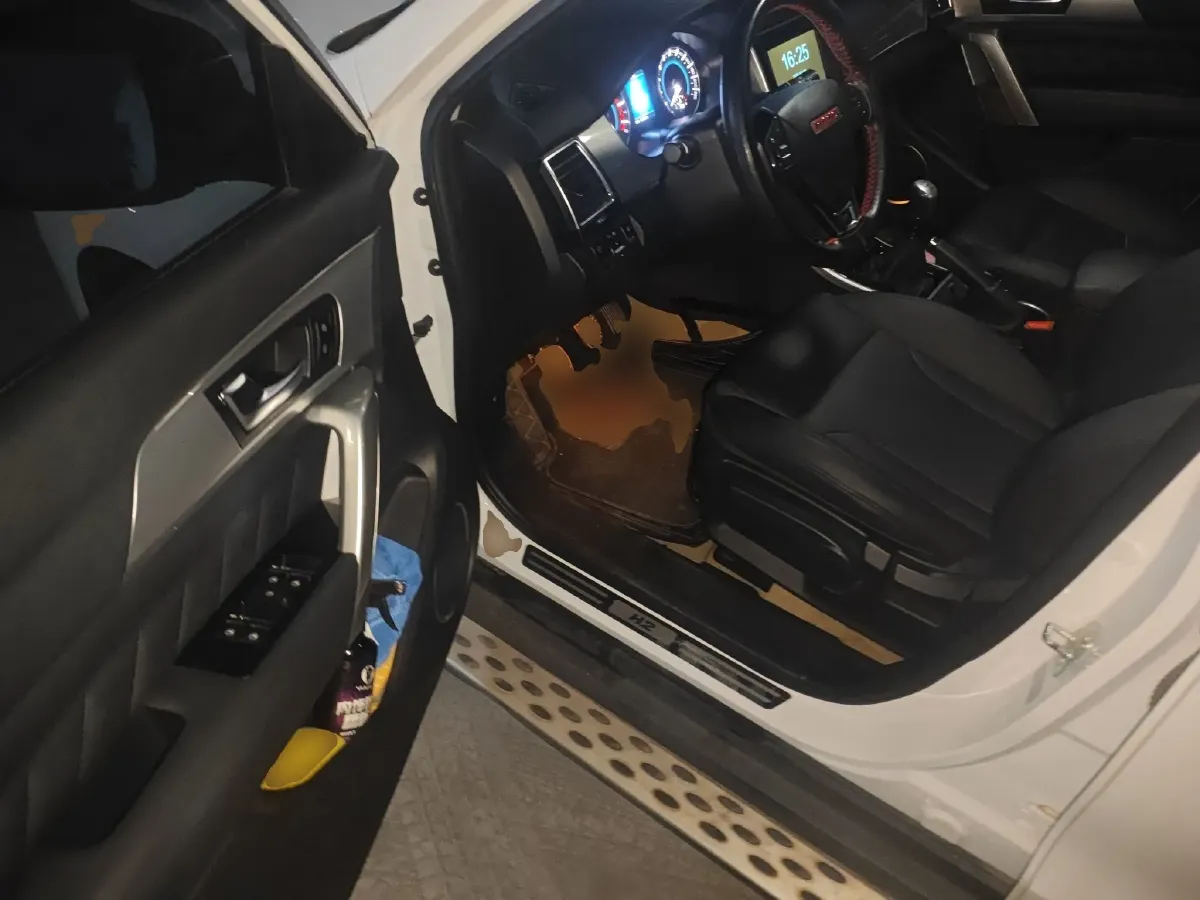 2014 Haval H2 1.5T 150HP L4 6MT,autocango,china used car exporter,china ev exporter,chinese used car exporter,chinese used ev exporter