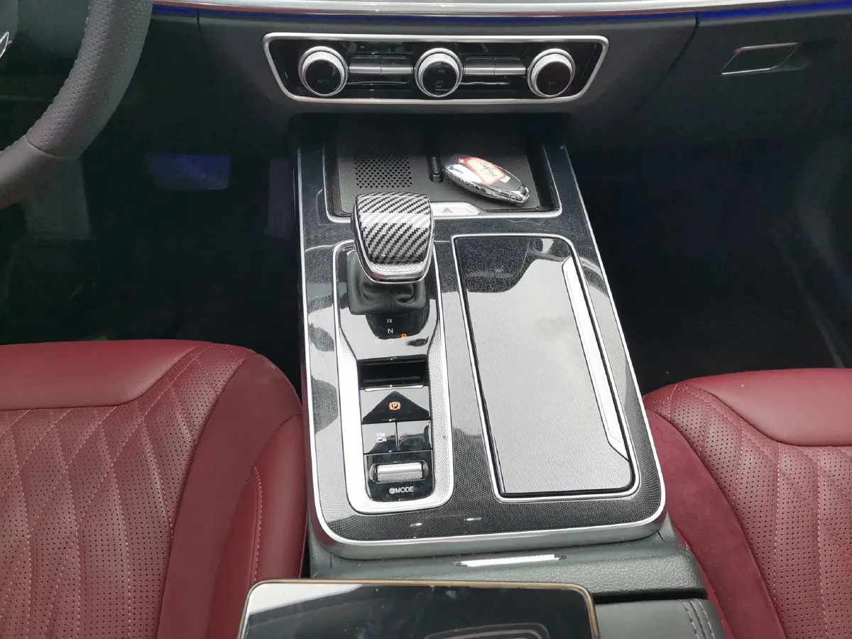 2023 HongQi HS5 2.0T 252HP L4 8AT,autocango,china used car exporter,china ev exporter,chinese used car exporter,chinese used ev exporter