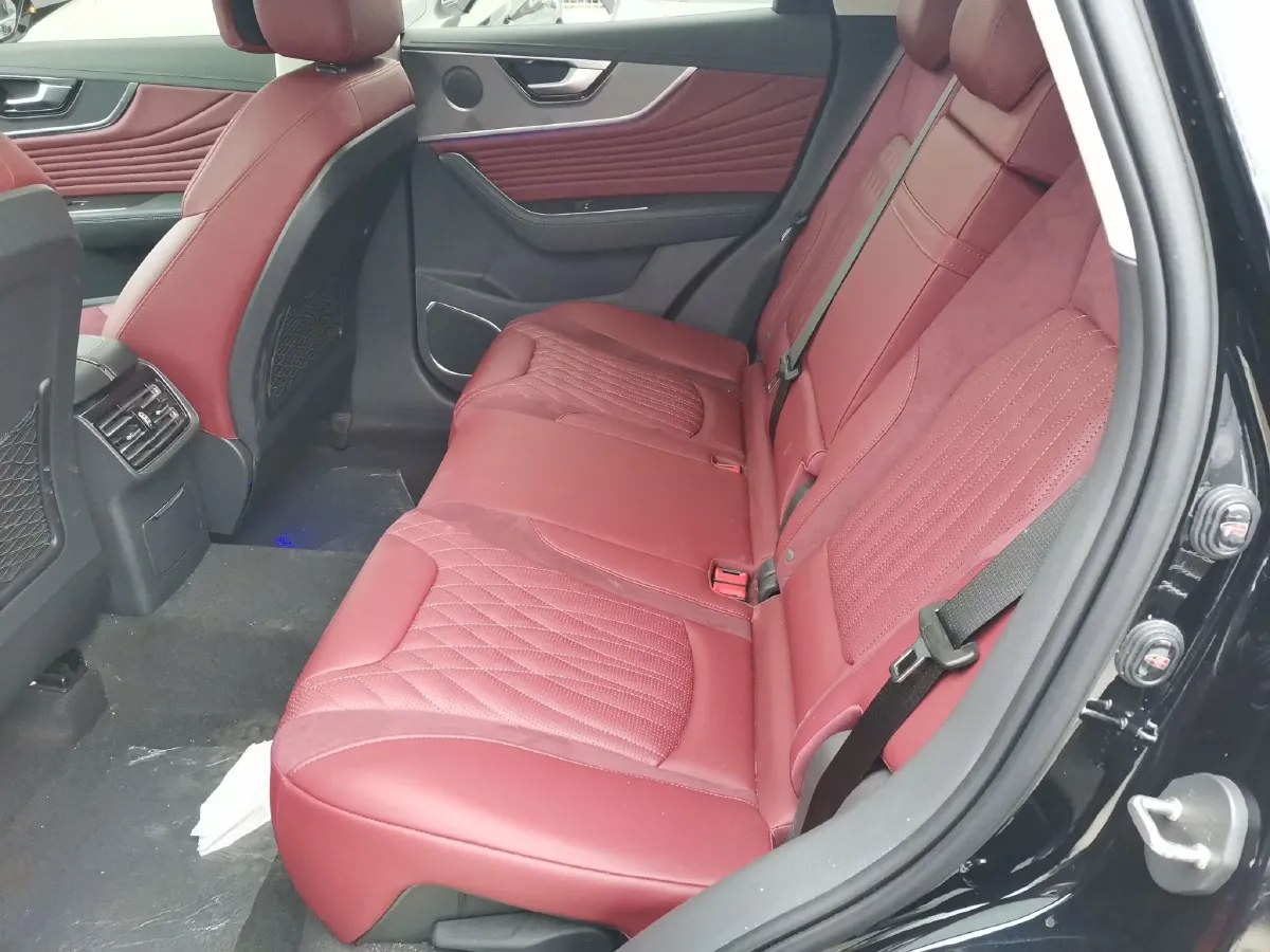 2023 HongQi HS5 2.0T 252HP L4 8AT,autocango,china used car exporter,china ev exporter,chinese used car exporter,chinese used ev exporter