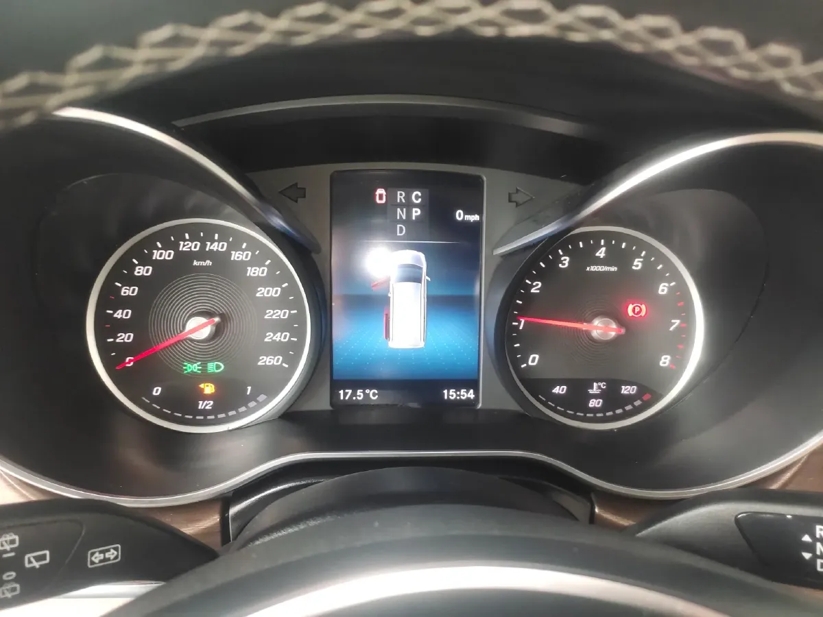 2021 Mercedes-Benz V Class 2.0T 211HP L4 9AT,autocango,china used car exporter,china ev exporter,chinese used car exporter,chinese used ev exporter