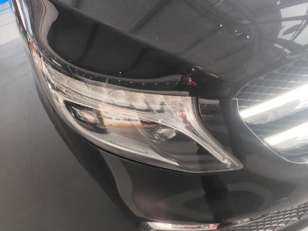 2021 Mercedes-Benz V Class 2.0T 211HP L4 9AT,autocango,china used car exporter,china ev exporter,chinese used car exporter,chinese used ev exporter