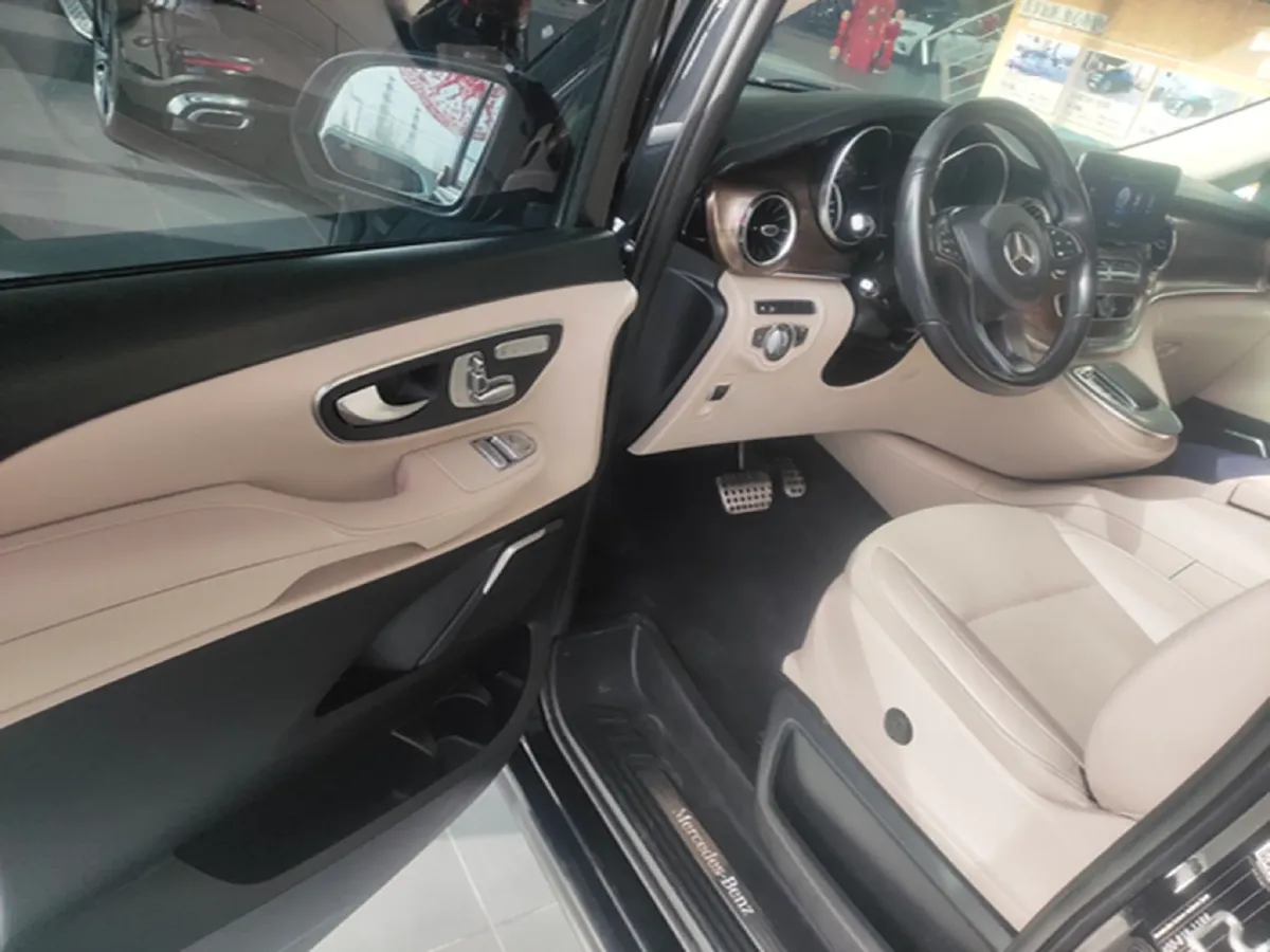 2021 Mercedes-Benz V Class 2.0T 211HP L4 9AT,autocango,china used car exporter,china ev exporter,chinese used car exporter,chinese used ev exporter