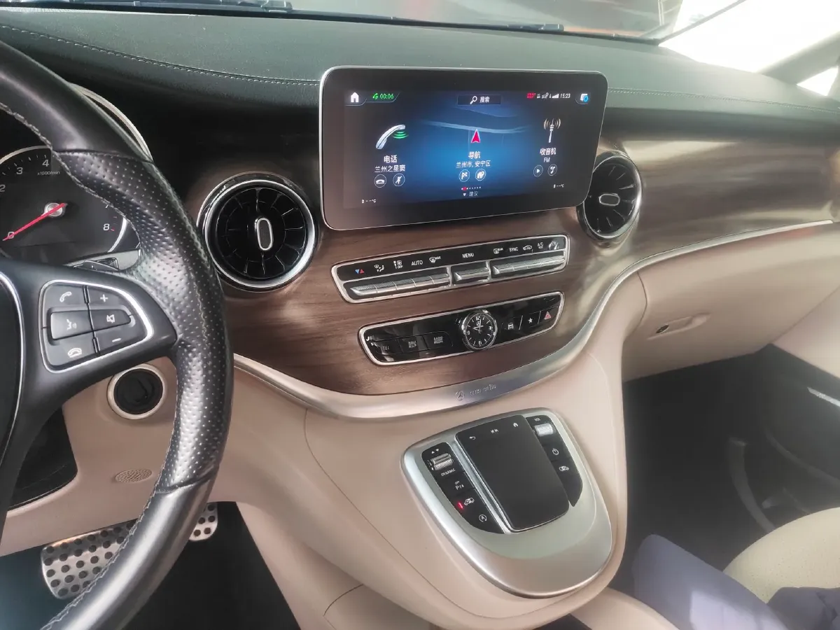 2021 Mercedes-Benz V Class 2.0T 211HP L4 9AT,autocango,china used car exporter,china ev exporter,chinese used car exporter,chinese used ev exporter