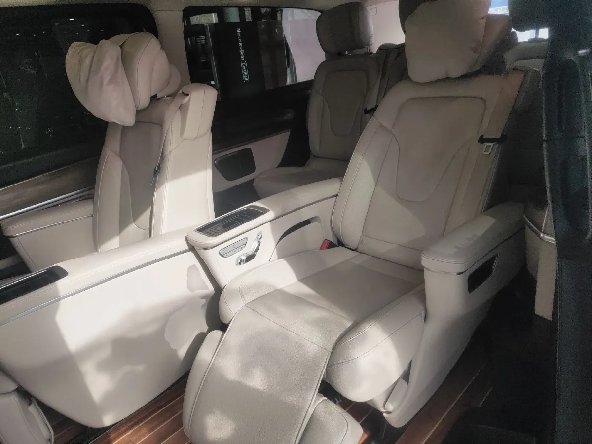 2021 Mercedes-Benz V Class 2.0T 211HP L4 9AT,autocango,china used car exporter,china ev exporter,chinese used car exporter,chinese used ev exporter