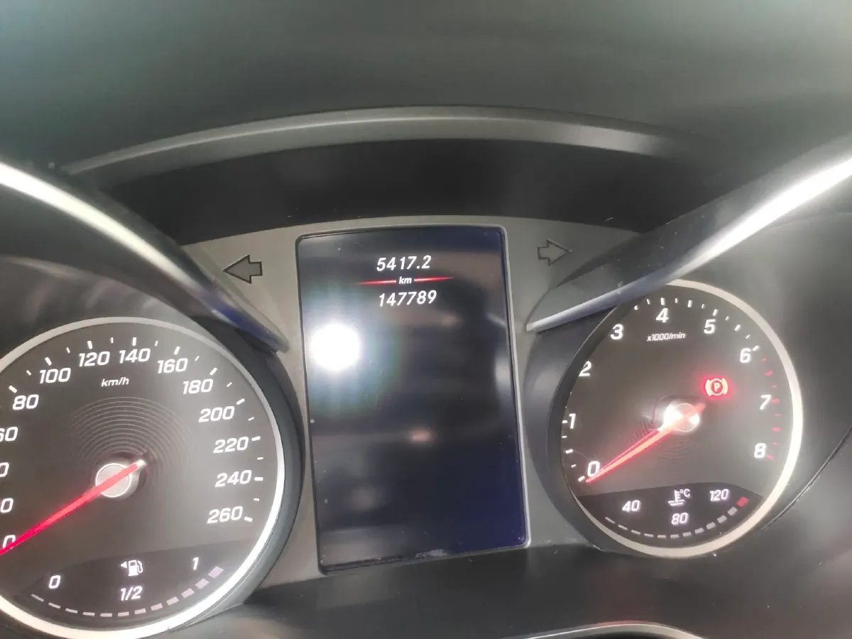 2021 Mercedes-Benz V Class 2.0T 211HP L4 9AT,autocango,china used car exporter,china ev exporter,chinese used car exporter,chinese used ev exporter