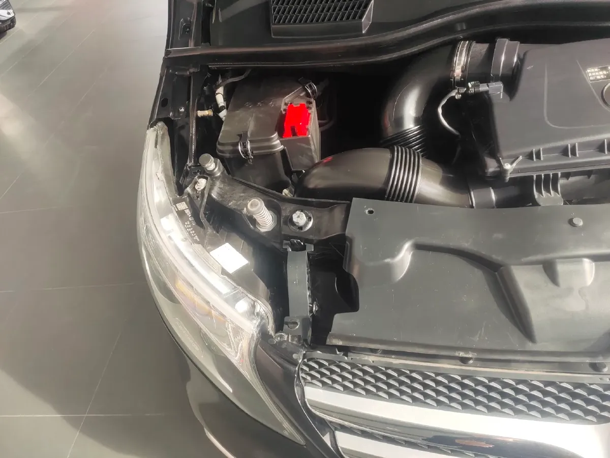 2021 Mercedes-Benz V Class 2.0T 211HP L4 9AT,autocango,china used car exporter,china ev exporter,chinese used car exporter,chinese used ev exporter