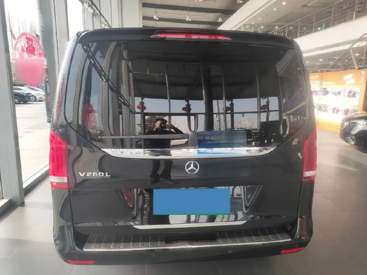 2021 Mercedes-Benz V Class 2.0T 211HP L4 9AT,autocango,china used car exporter,china ev exporter,chinese used car exporter,chinese used ev exporter
