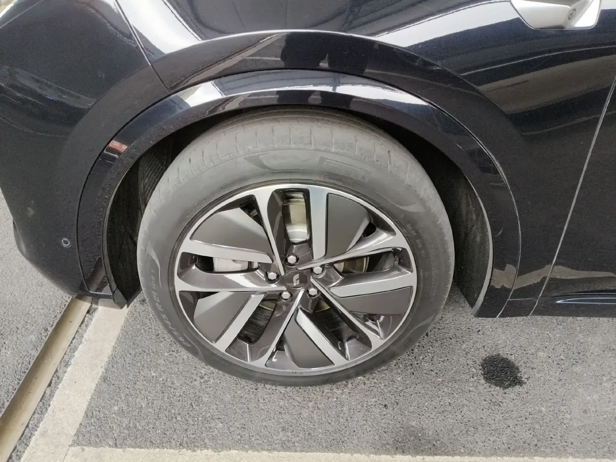 2022 Li L9 Range Extended 154HP REEV 42.6KWH,autocango,china used car exporter,china ev exporter,chinese used car exporter,chinese used ev exporter