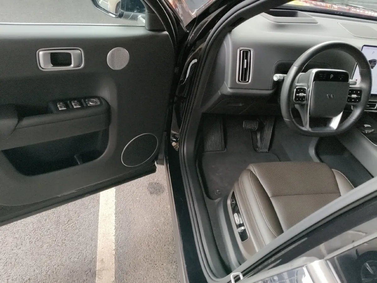 2022 Li L9 Range Extended 154HP REEV 42.6KWH,autocango,china used car exporter,china ev exporter,chinese used car exporter,chinese used ev exporter