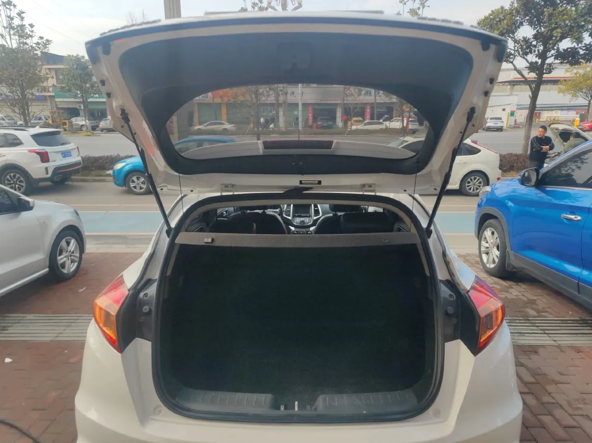 2015 ChangAn Eado XT 1.6L 125HP L4 5MT,autocango,china used car exporter,china ev exporter,chinese used car exporter,chinese used ev exporter