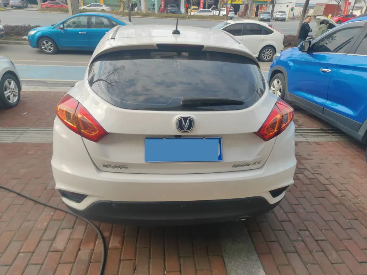2015 ChangAn Eado XT 1.6L 125HP L4 5MT,autocango,china used car exporter,china ev exporter,chinese used car exporter,chinese used ev exporter