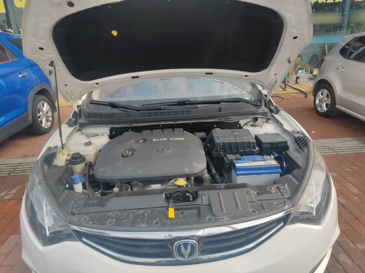 2015 ChangAn Eado XT 1.6L 125HP L4 5MT,autocango,china used car exporter,china ev exporter,chinese used car exporter,chinese used ev exporter