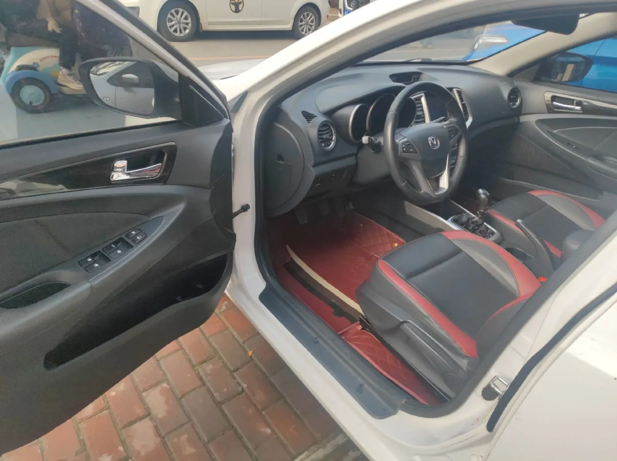 2015 ChangAn Eado XT 1.6L 125HP L4 5MT,autocango,china used car exporter,china ev exporter,chinese used car exporter,chinese used ev exporter