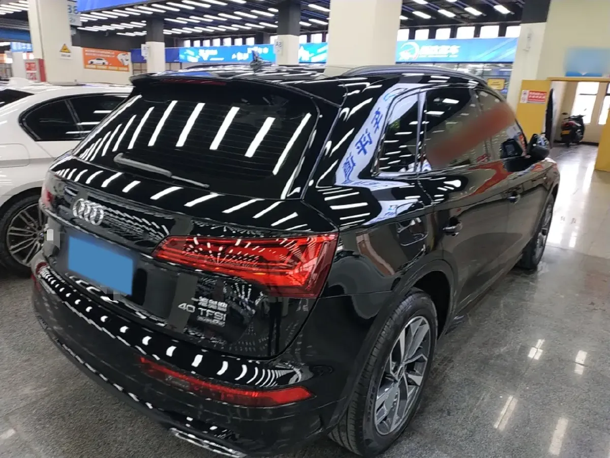 2024 Audi Q5L 2.0T 190HP L4 7DCT,autocango,china used car exporter,china ev exporter,chinese used car exporter,chinese used ev exporter
