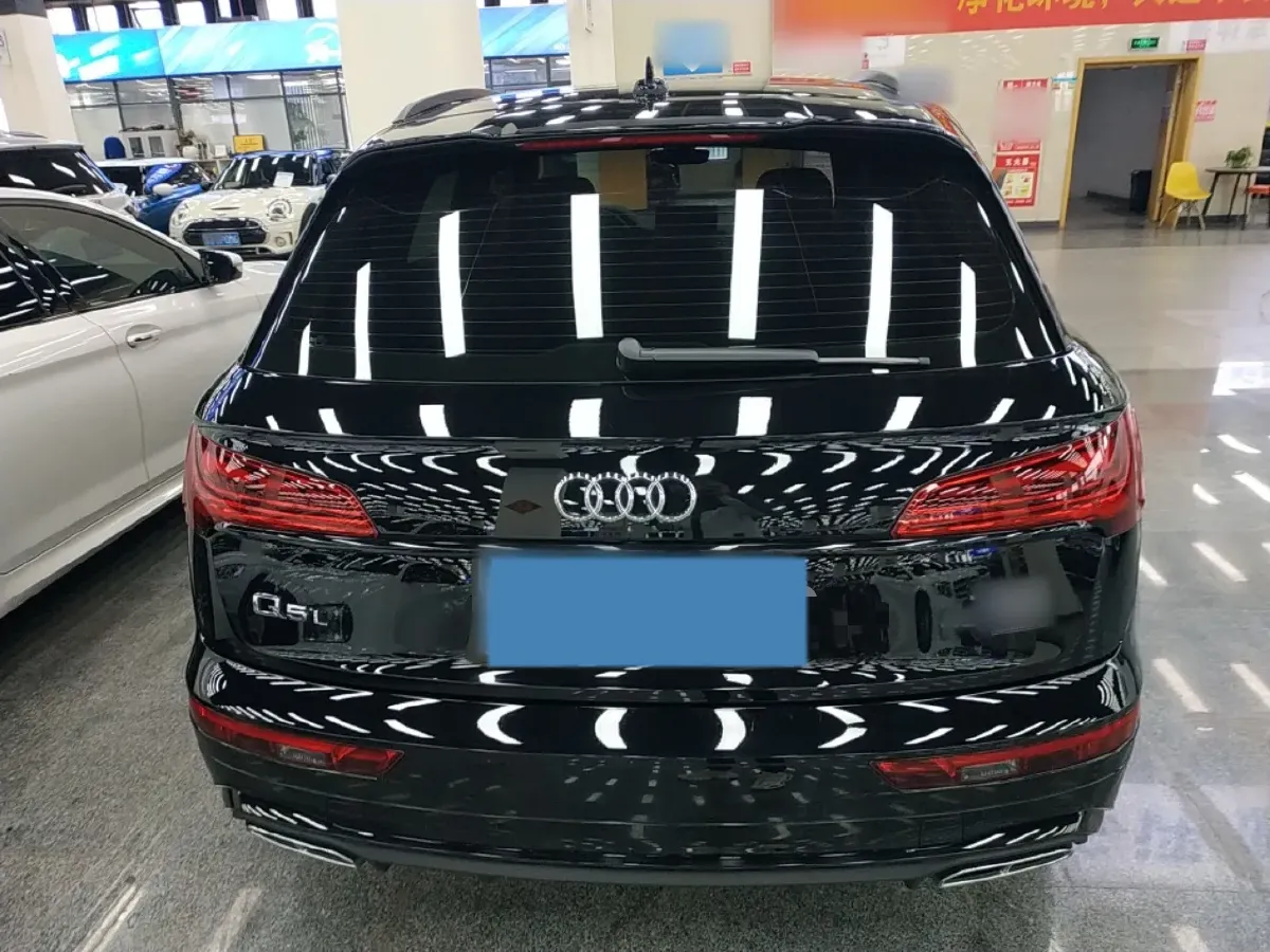 2024 Audi Q5L 2.0T 190HP L4 7DCT,autocango,china used car exporter,china ev exporter,chinese used car exporter,chinese used ev exporter