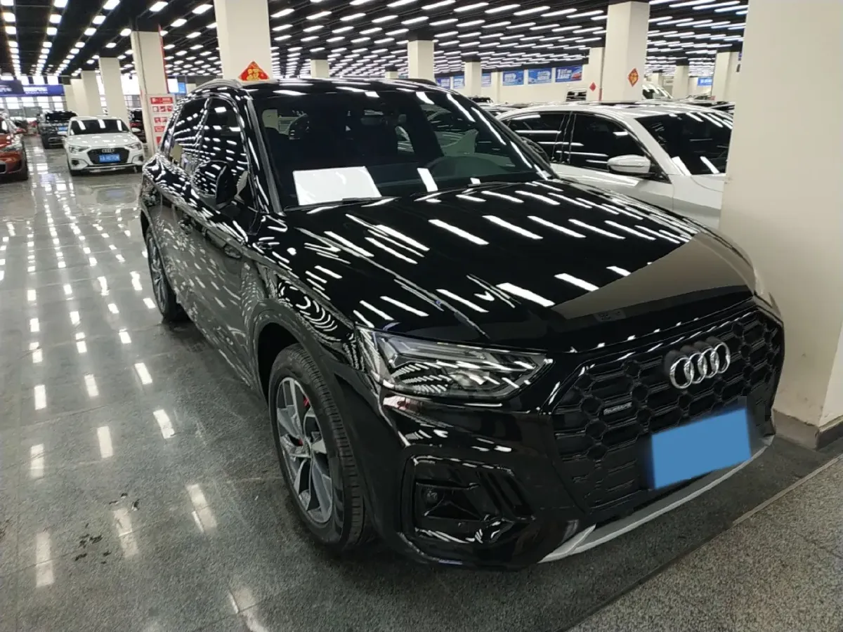 2024 Audi Q5L 2.0T 190HP L4 7DCT,autocango,china used car exporter,china ev exporter,chinese used car exporter,chinese used ev exporter