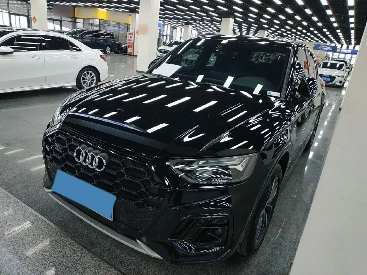 2024 Audi Q5L 2.0T 190HP L4 7DCT,autocango,china used car exporter,china ev exporter,chinese used car exporter,chinese used ev exporter