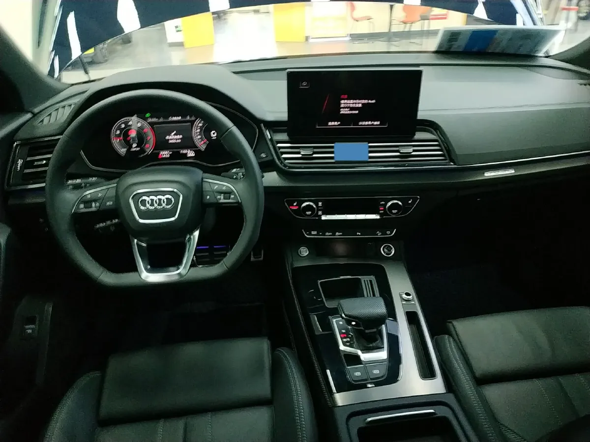 2024 Audi Q5L 2.0T 190HP L4 7DCT,autocango,china used car exporter,china ev exporter,chinese used car exporter,chinese used ev exporter