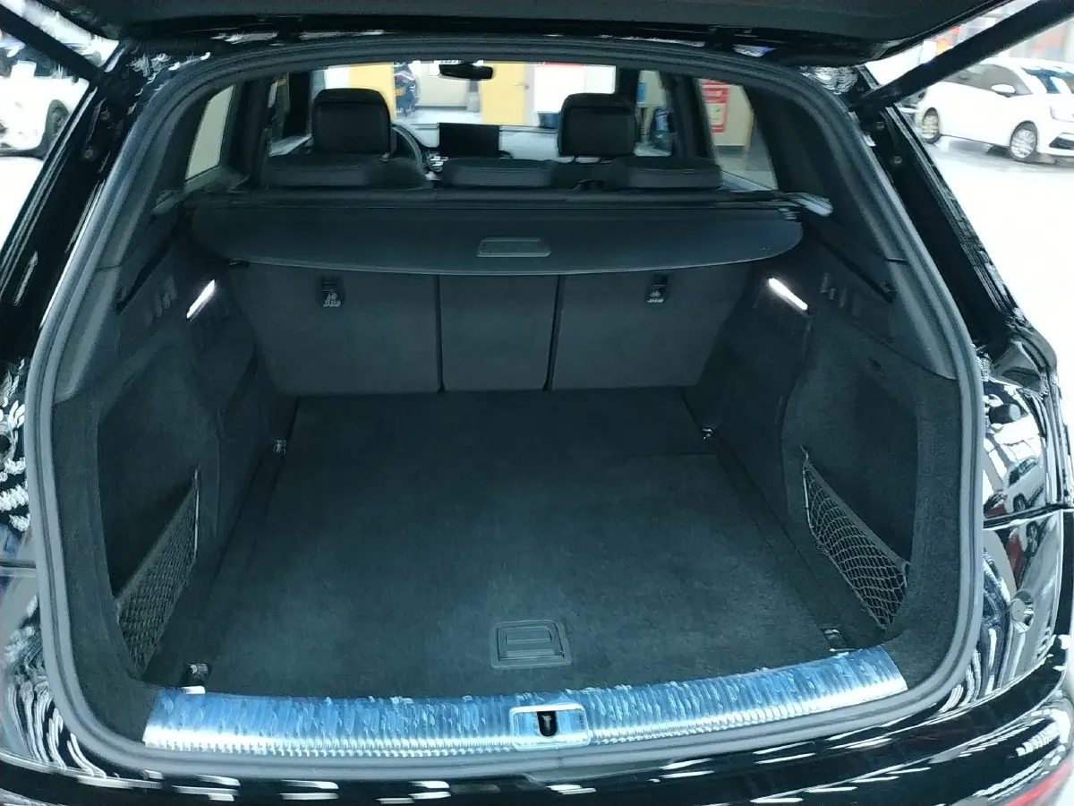 2024 Audi Q5L 2.0T 190HP L4 7DCT,autocango,china used car exporter,china ev exporter,chinese used car exporter,chinese used ev exporter