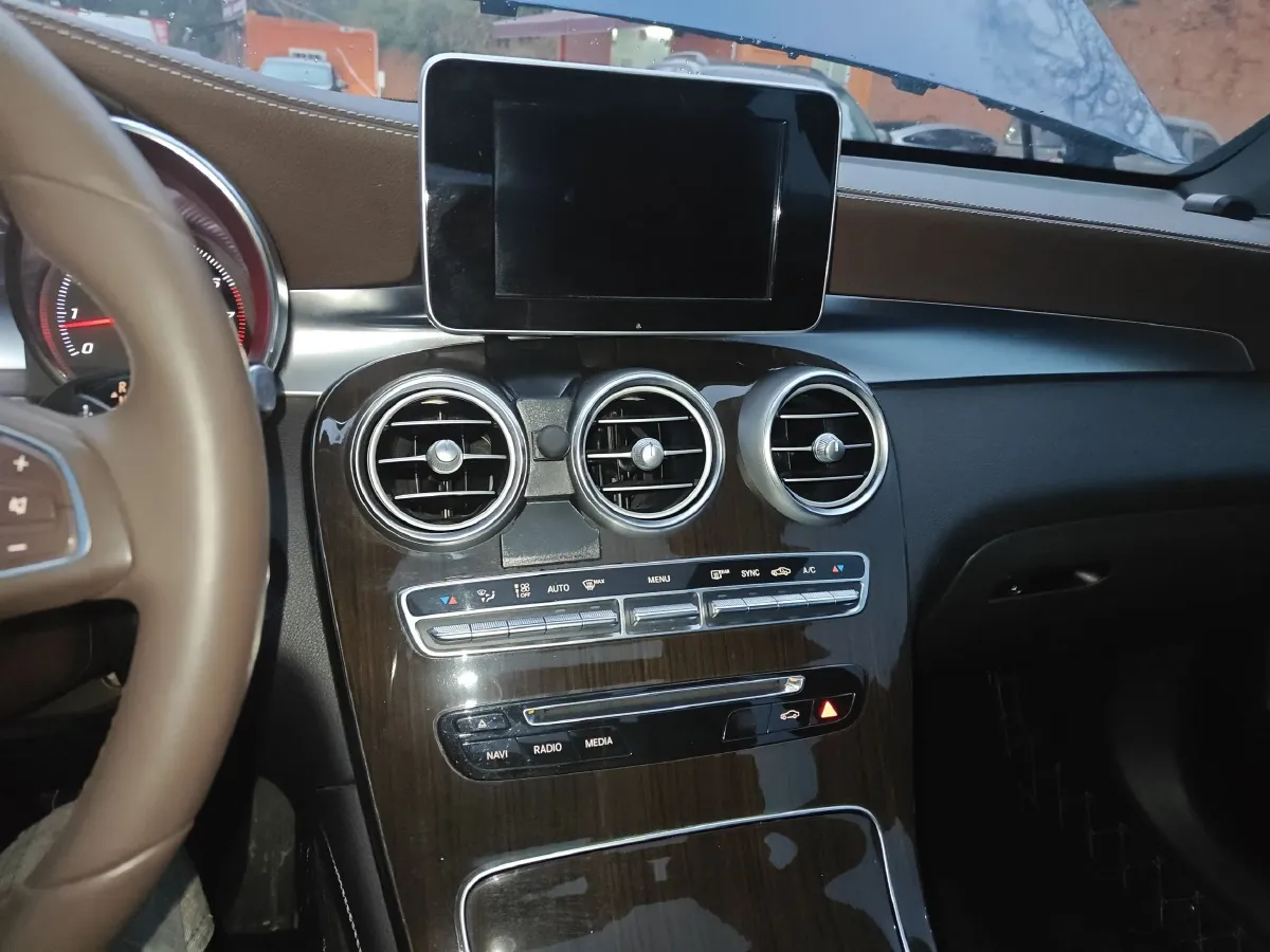 2017 Mercedes-Benz GLC Class 2.0T 211HP L4 9AT,autocango,china used car exporter,china ev exporter,chinese used car exporter,chinese used ev exporter