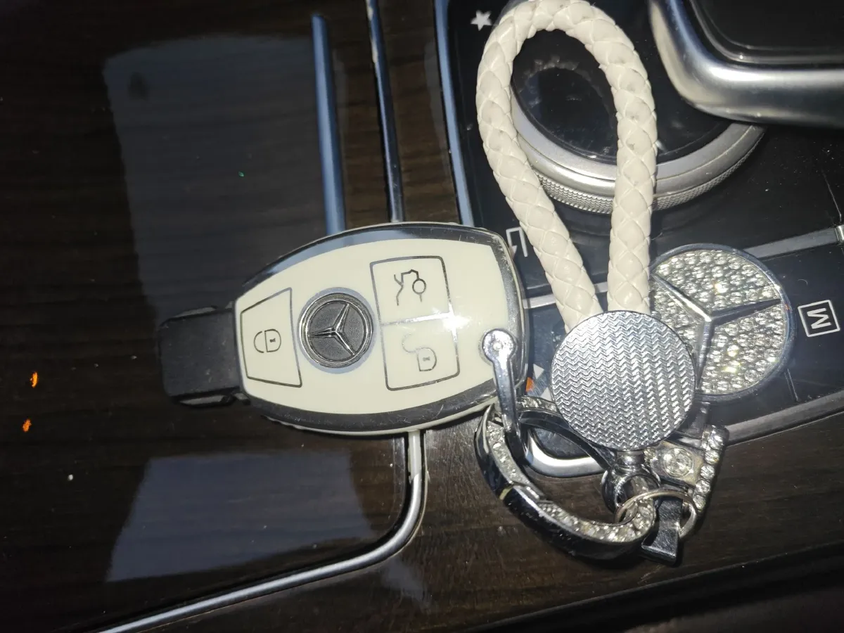 2017 Mercedes-Benz GLC Class 2.0T 211HP L4 9AT,autocango,china used car exporter,china ev exporter,chinese used car exporter,chinese used ev exporter