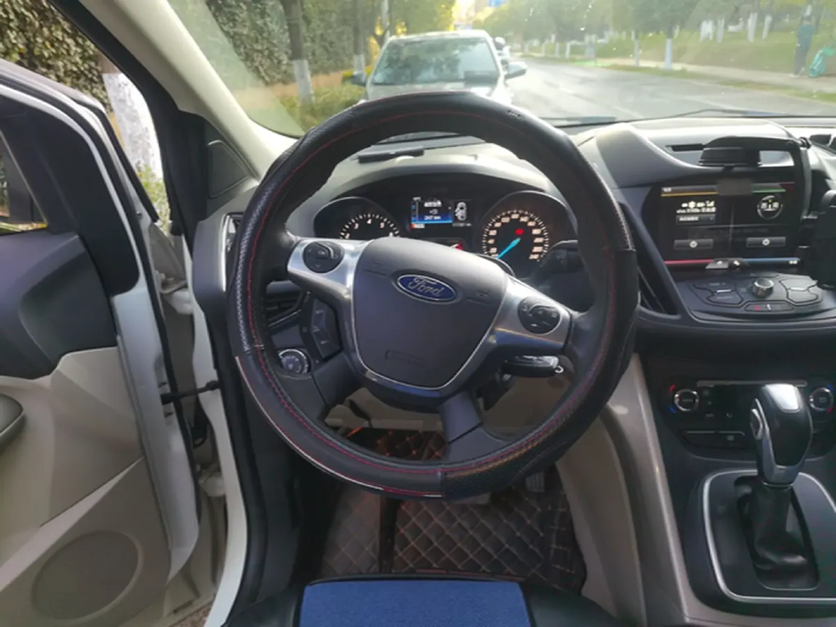 2013 Ford Kuga 1.6T 177HP L4 6AT,autocango,china used car exporter,china ev exporter,chinese used car exporter,chinese used ev exporter