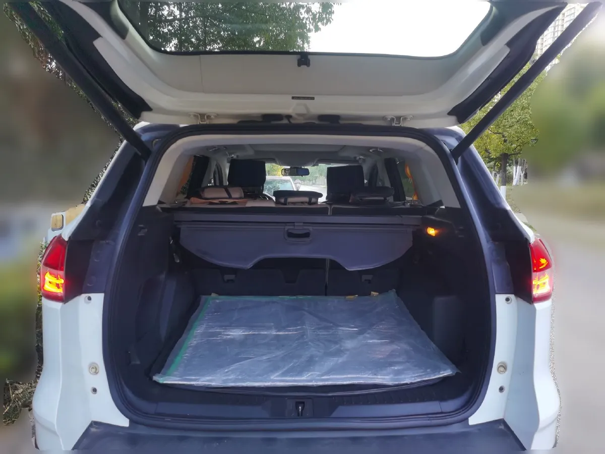 2013 Ford Kuga 1.6T 177HP L4 6AT,autocango,china used car exporter,china ev exporter,chinese used car exporter,chinese used ev exporter