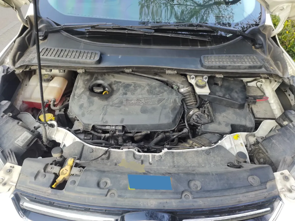 2013 Ford Kuga 1.6T 177HP L4 6AT,autocango,china used car exporter,china ev exporter,chinese used car exporter,chinese used ev exporter