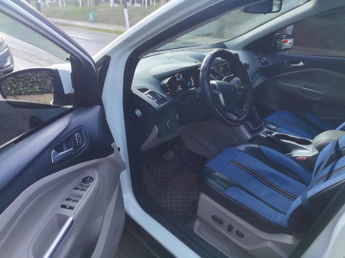 2013 Ford Kuga 1.6T 177HP L4 6AT,autocango,china used car exporter,china ev exporter,chinese used car exporter,chinese used ev exporter