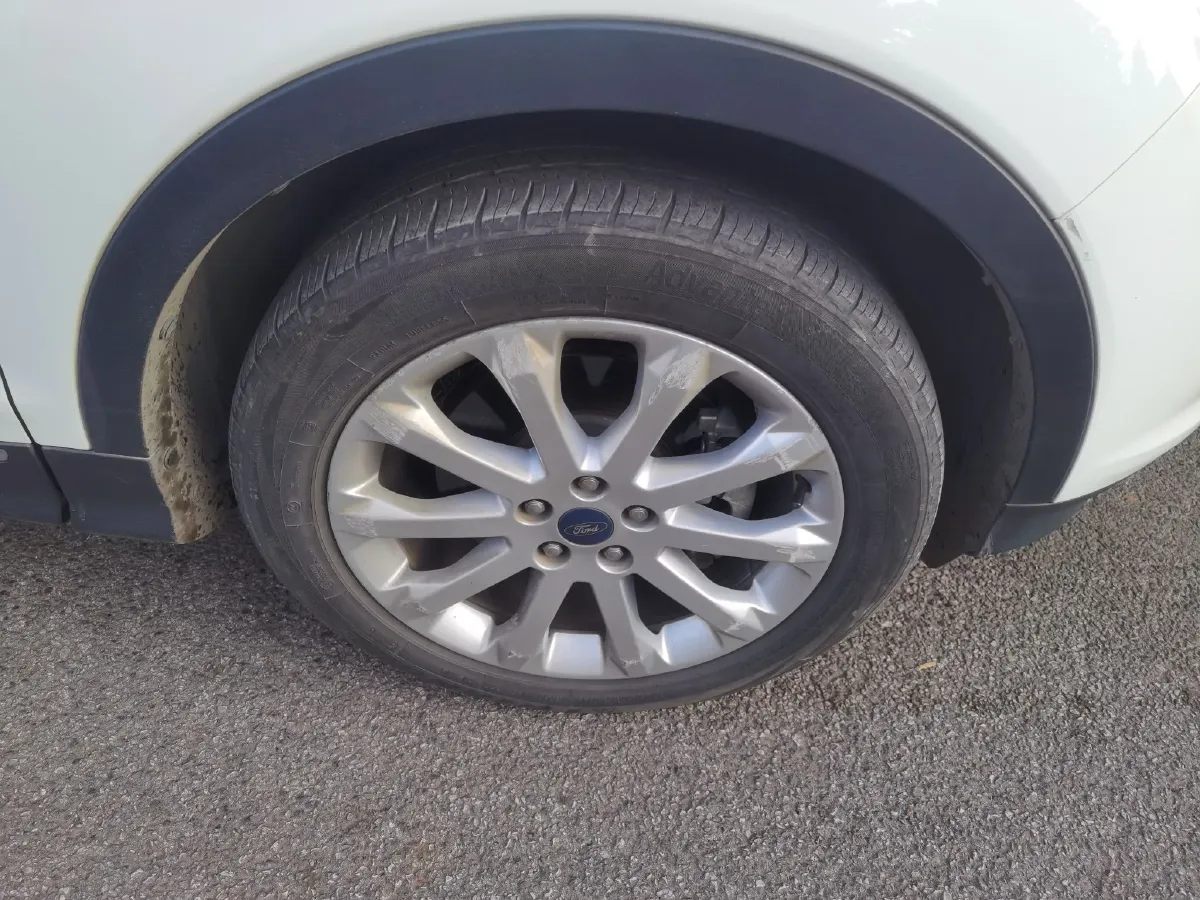 2013 Ford Kuga 1.6T 177HP L4 6AT,autocango,china used car exporter,china ev exporter,chinese used car exporter,chinese used ev exporter