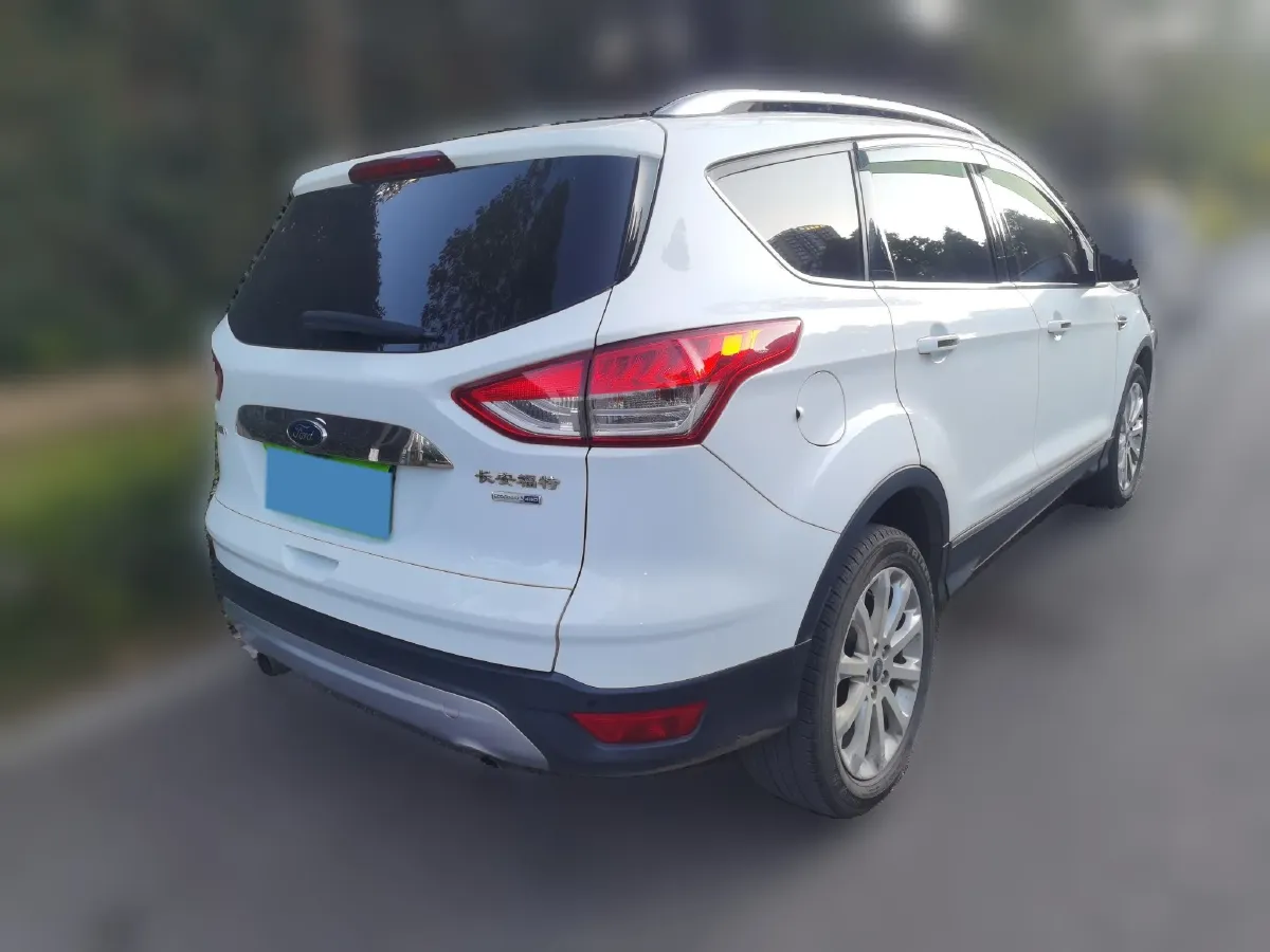 2013 Ford Kuga 1.6T 177HP L4 6AT,autocango,china used car exporter,china ev exporter,chinese used car exporter,chinese used ev exporter