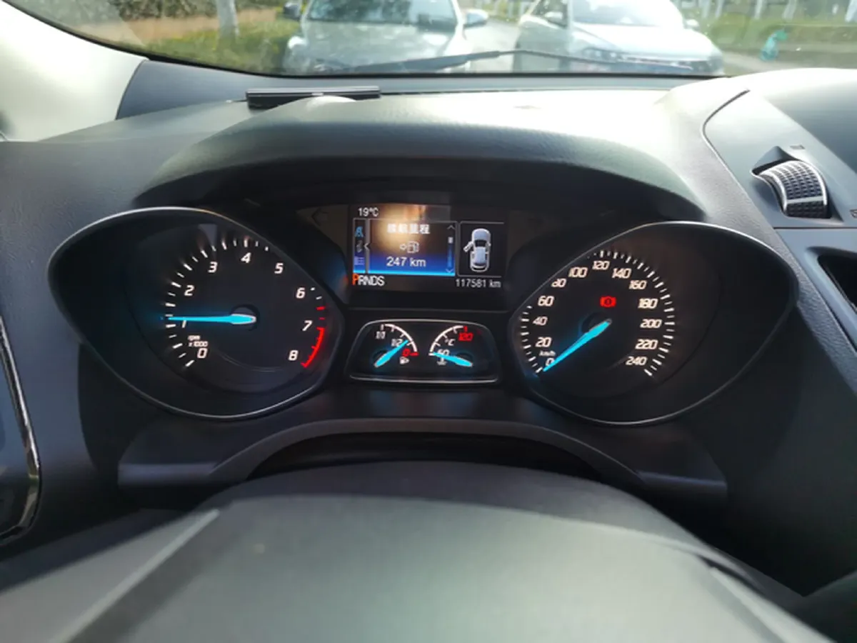 2013 Ford Kuga 1.6T 177HP L4 6AT,autocango,china used car exporter,china ev exporter,chinese used car exporter,chinese used ev exporter