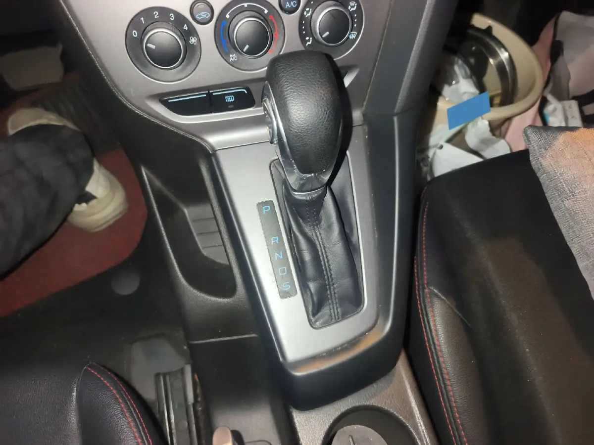 2012 Ford Focus 1.6L 125HP L4 6DCT,autocango,china used car exporter,china ev exporter,chinese used car exporter,chinese used ev exporter