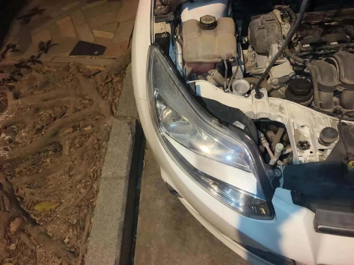 2012 Ford Focus 1.6L 125HP L4 6DCT,autocango,china used car exporter,china ev exporter,chinese used car exporter,chinese used ev exporter