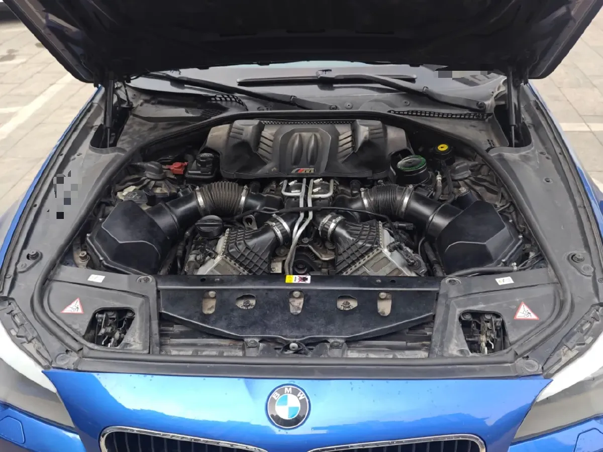 2012 BMW M5 4.4T 560HP V8 7DCT,autocango,china used car exporter,china ev exporter,chinese used car exporter,chinese used ev exporter